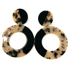 Tortoiseshell Circle Drop Earrings
